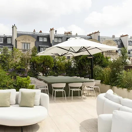 Luxury With Eiffel Tower View Paris